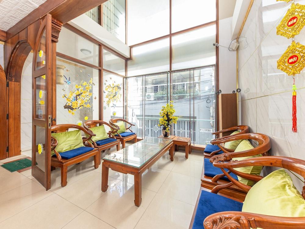 White Lion Hotel Να Τρανγκ Εξωτερικό φωτογραφία