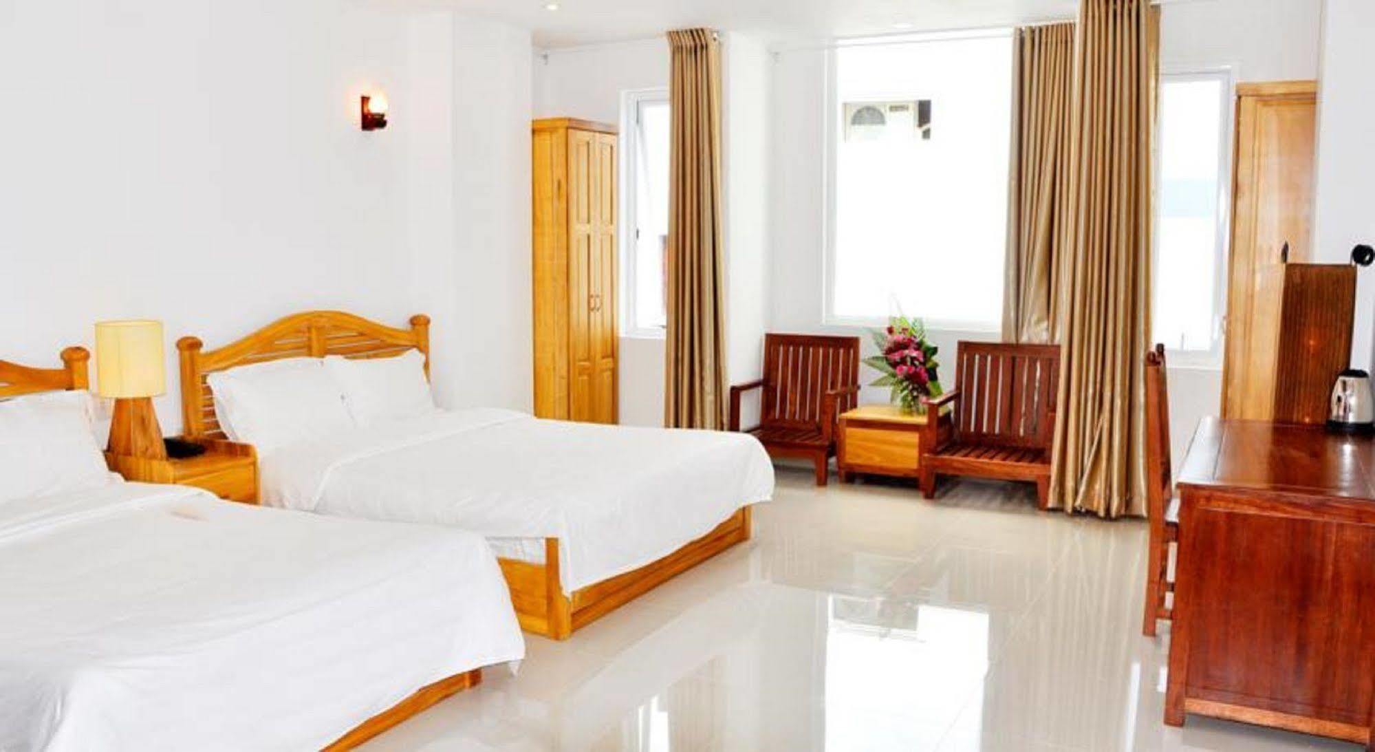 White Lion Hotel Να Τρανγκ Εξωτερικό φωτογραφία