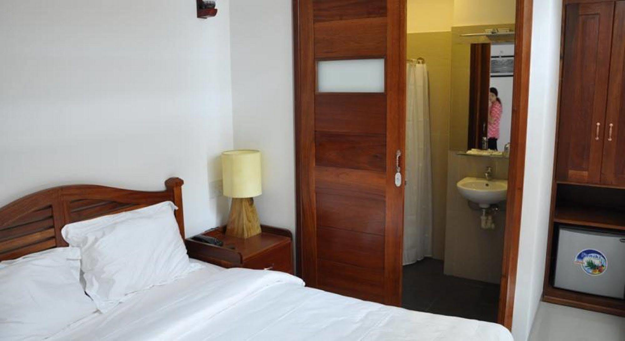 White Lion Hotel Να Τρανγκ Εξωτερικό φωτογραφία