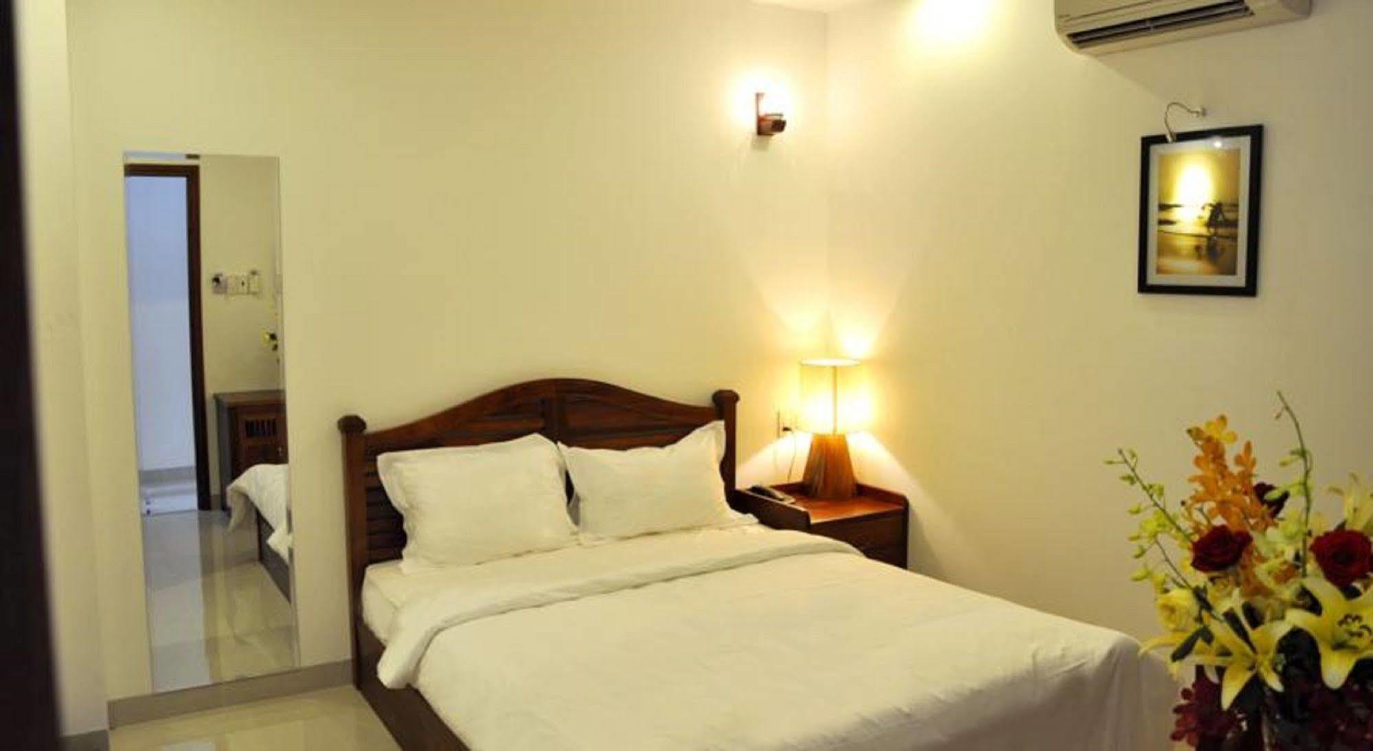 White Lion Hotel Να Τρανγκ Εξωτερικό φωτογραφία